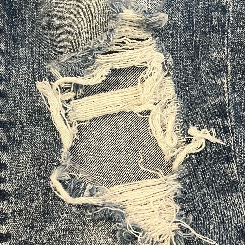 Willow & Root “The Mom Fit” Distressed High Rise Jeans - Picture 5 of 9